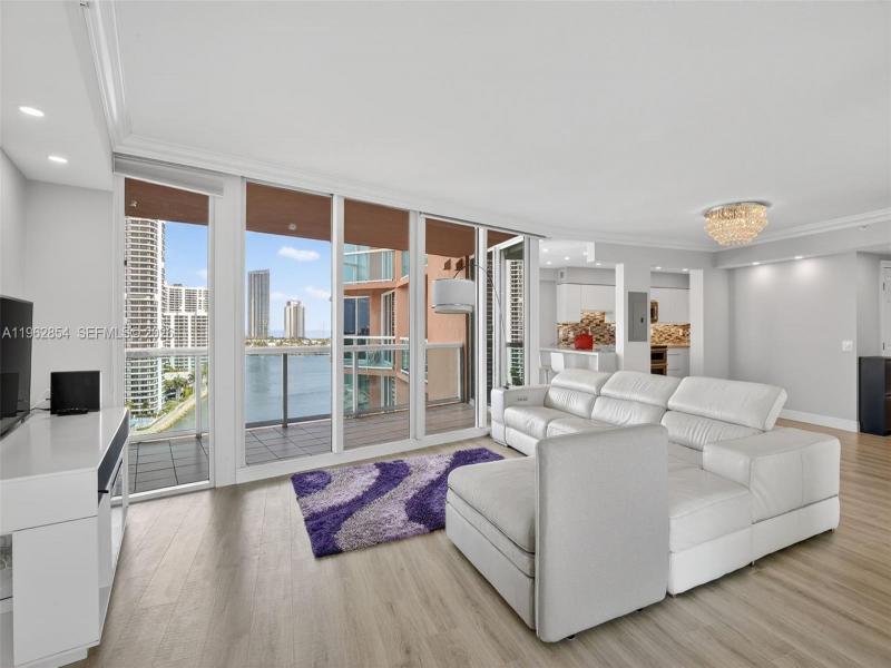Hidden Bay Apt #1501