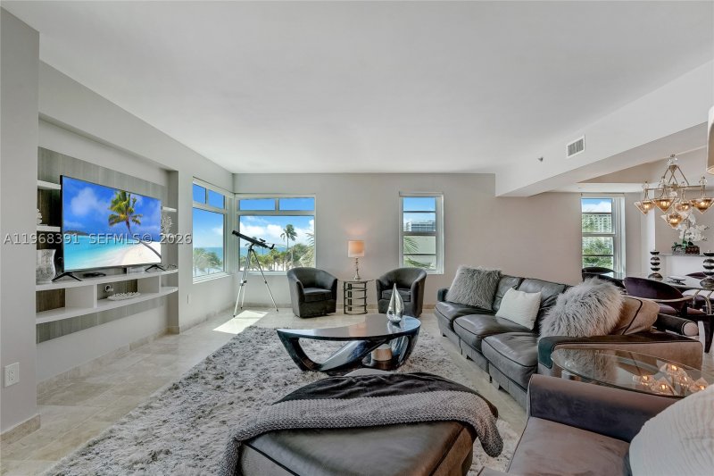 Condo for sale at Las Olas Beach Club 308