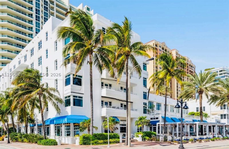 Condo for sale at Las Olas Beach Club 308