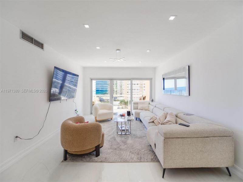 Comprar apartamento no The Hemispheres 8J