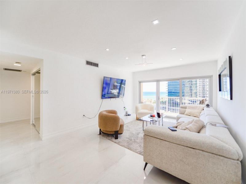 Comprar apartamento no The Hemispheres 8J