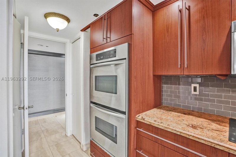 Condo for sale at Turnberry Towers 8K