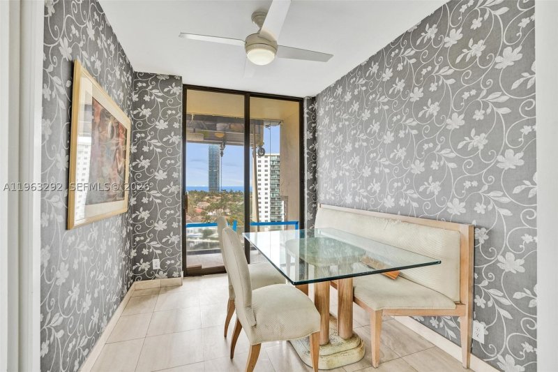 Condo for sale at Turnberry Towers 8K