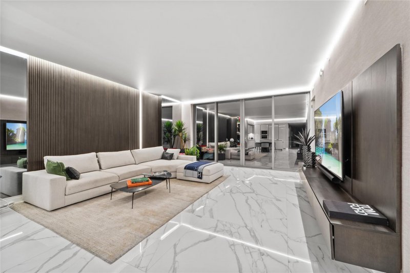 Residences by Armani / Casa Apt #3303