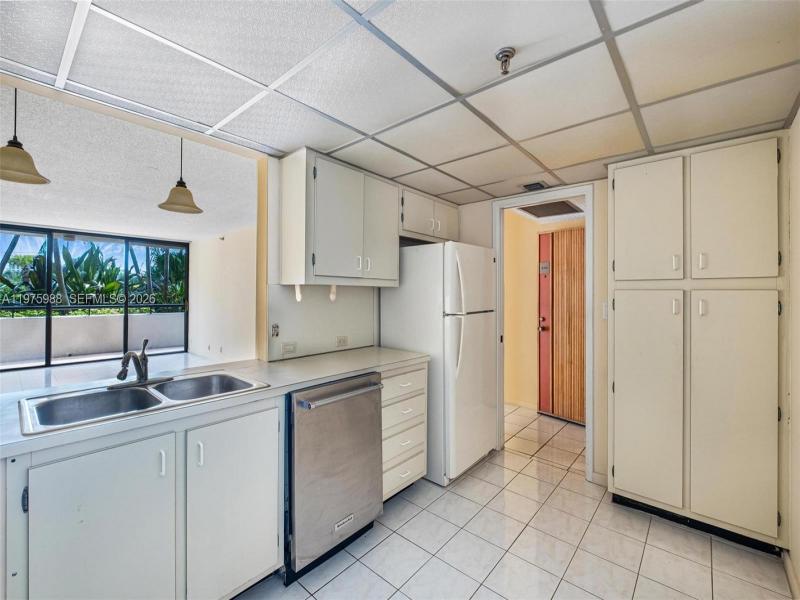 Comprar apartamento en Ocean Lane Plaza 310