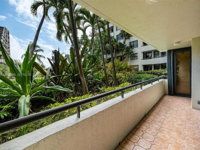 Comprar apartamento en Ocean Lane Plaza 310