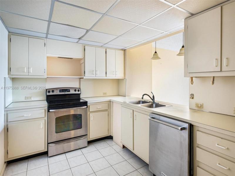 Comprar apartamento en Ocean Lane Plaza 310