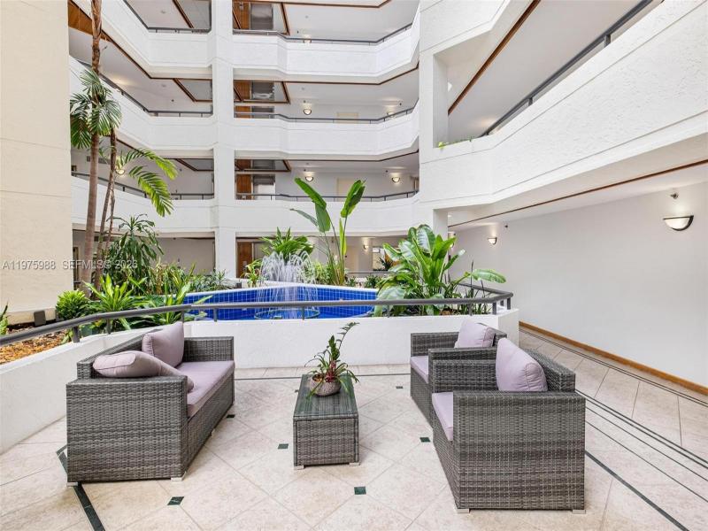 Comprar apartamento en Ocean Lane Plaza 310