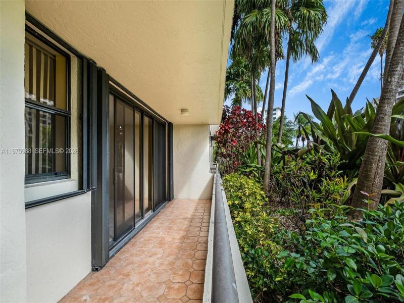 Comprar apartamento en Ocean Lane Plaza 310