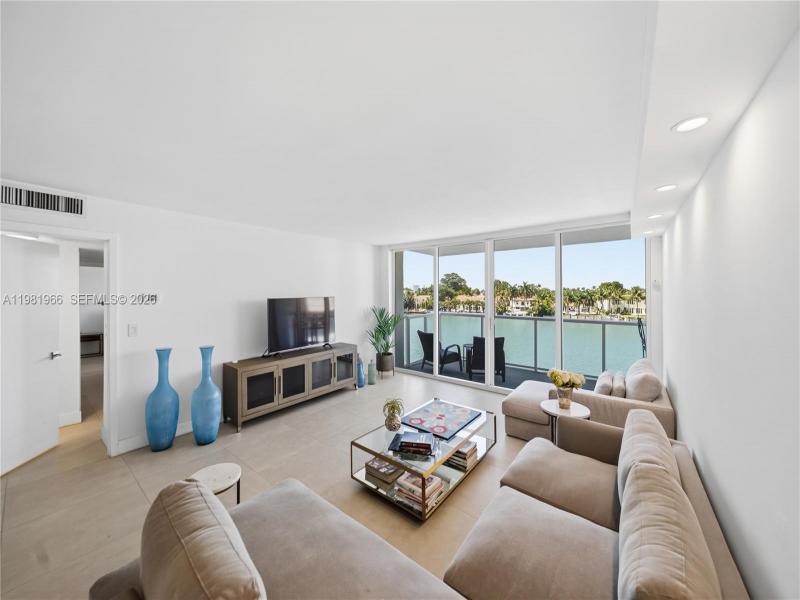 Royal Embassy Apt #4F