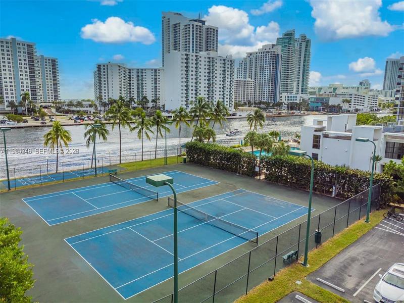 Condo for sale at Oceanview Park 527
