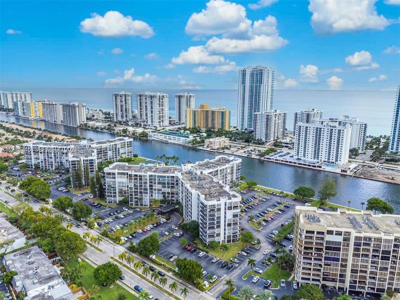 Condo for sale at Oceanview Park 527
