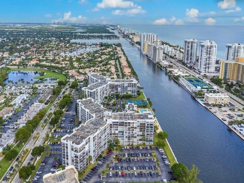 Condo for sale at Oceanview Park 527