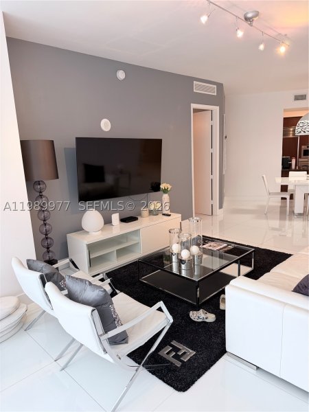 Condo for sale at Trump Tower Three 1803