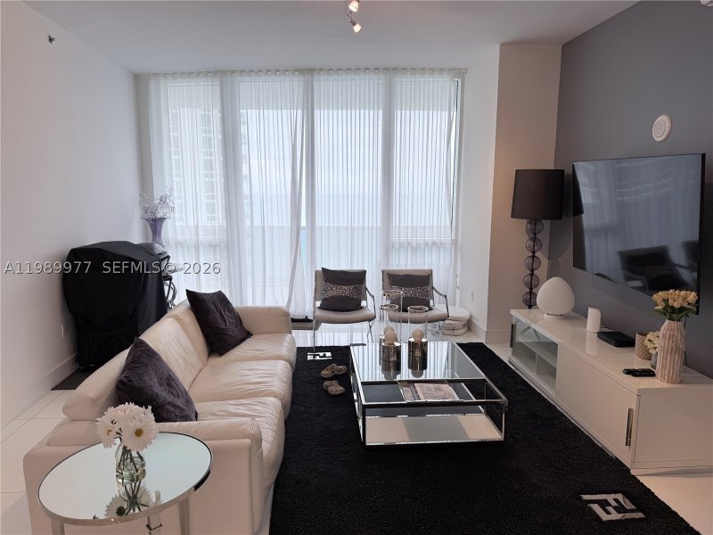 Condo for sale at Trump Tower Three 1803