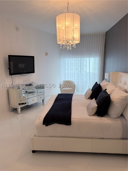 Condo for sale at Trump Tower Three 1803