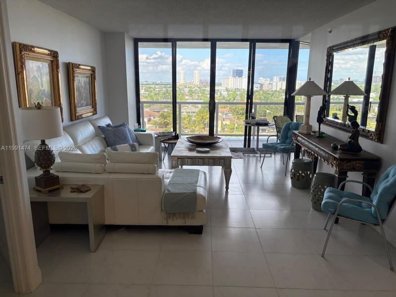 Comprar apartamento en Harbor Tower at Waterways 1001