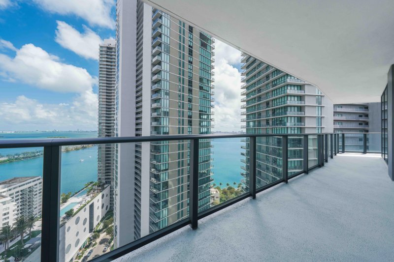 Condo for sale at Paraiso Bayviews 2506