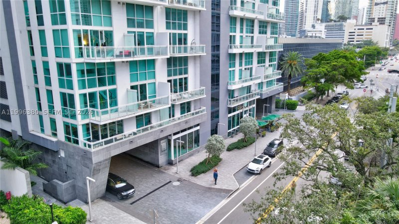 The Bond Apt #1801