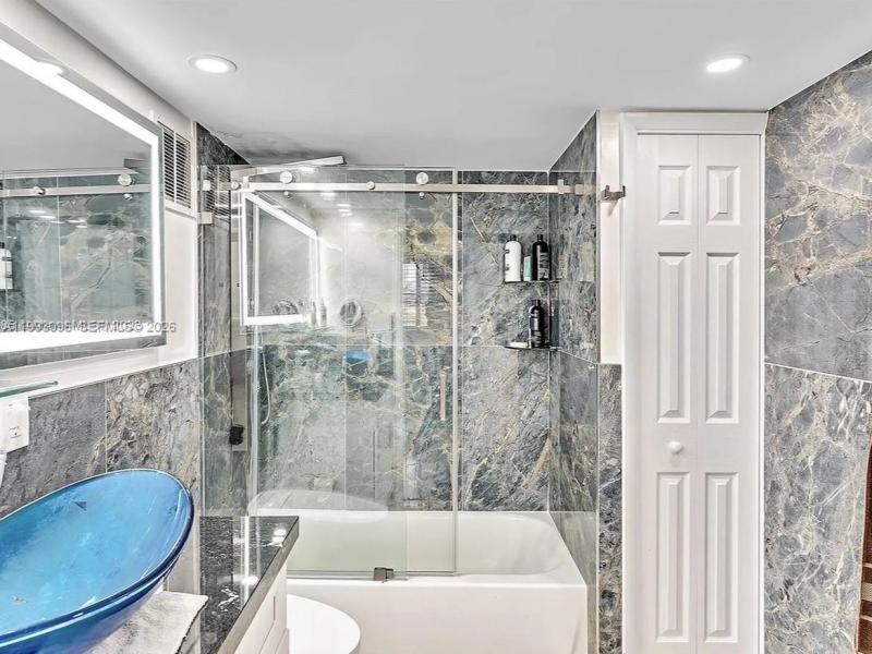 Comprar apartamento en Waterside Towers 103