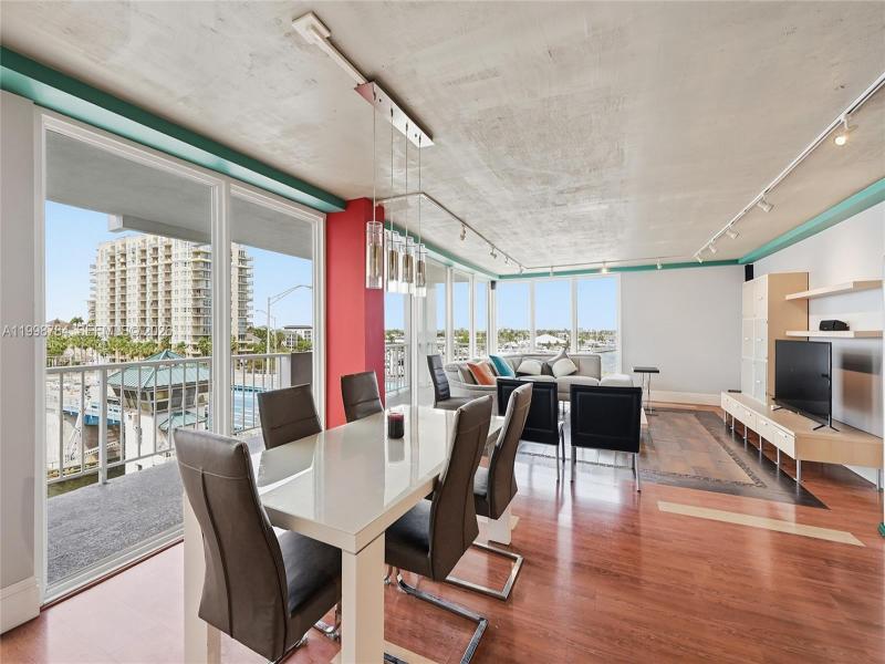 Condo for sale at Sunrise East 7F