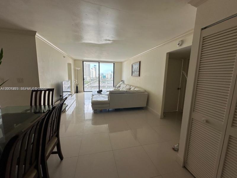 Condo for sale at Winston Towers 2202