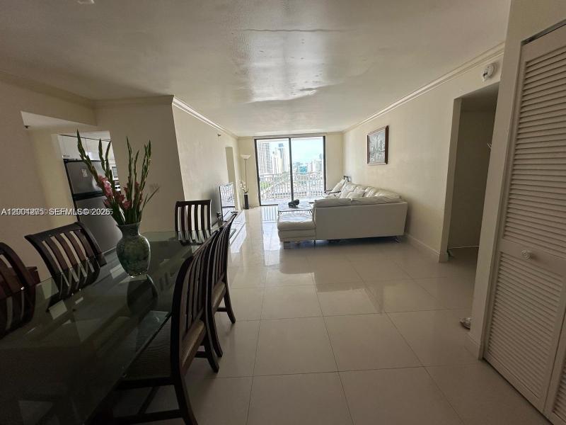 Condo for sale at Winston Towers 2202