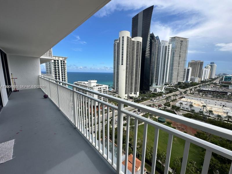 Condo for sale at Winston Towers 2202