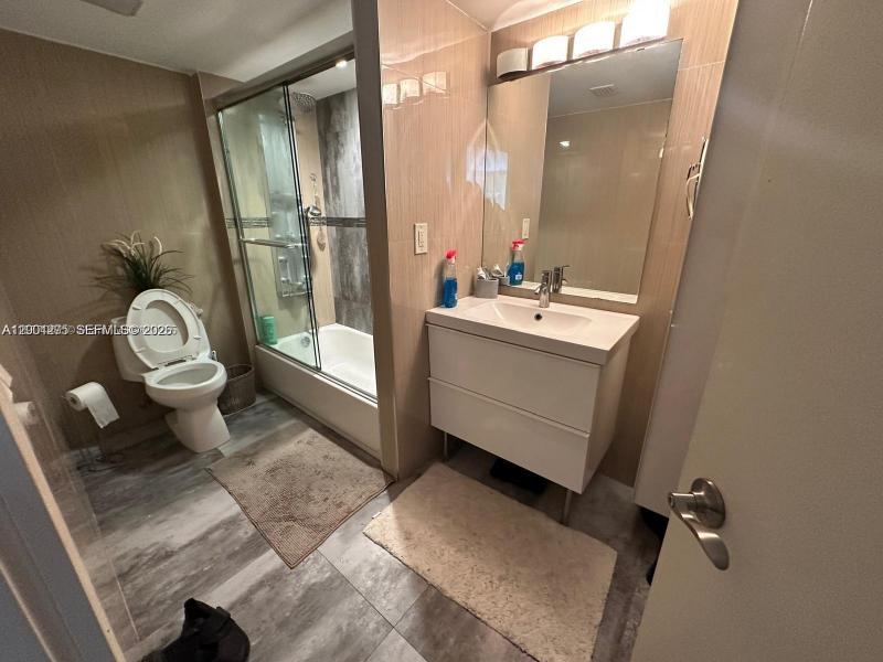 Condo for sale at Winston Towers 2202