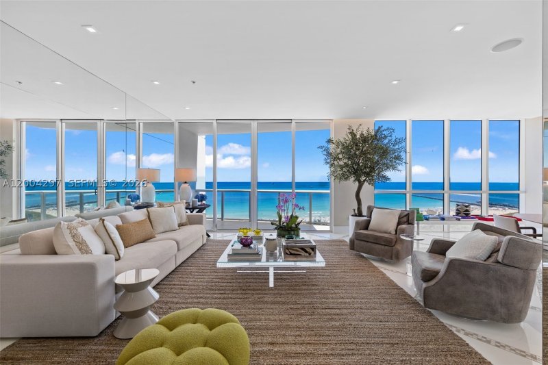 Apartment for rent at Continuum II North 1502/03