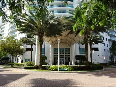 360 Condominium West Apt #817