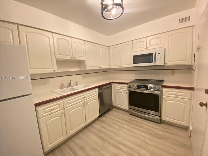 Property photo # 9