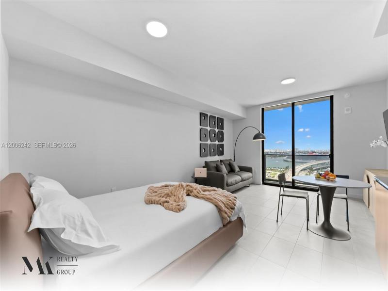 Property photo # 9