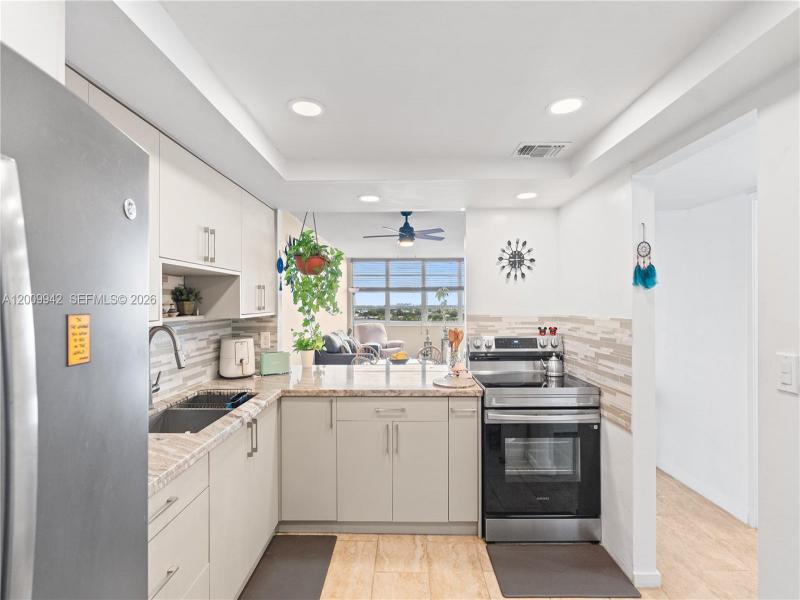 Property photo # 9