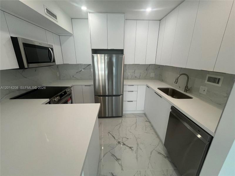 Condo for sale at Alexander Towers 210