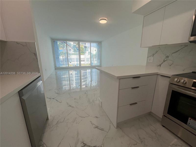 Condo for sale at Alexander Towers 210