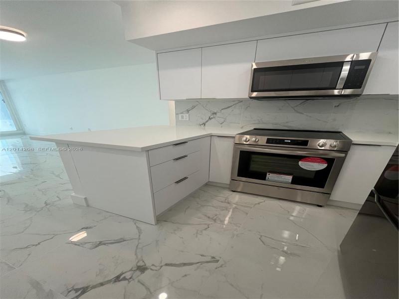 Condo for sale at Alexander Towers 210