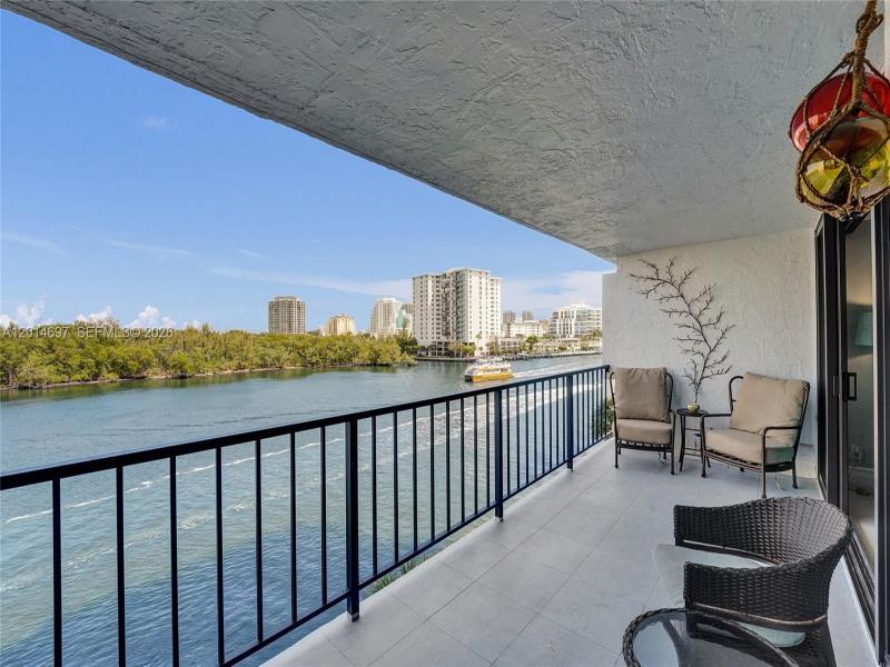 Condo for sale at The Corinthian 4F