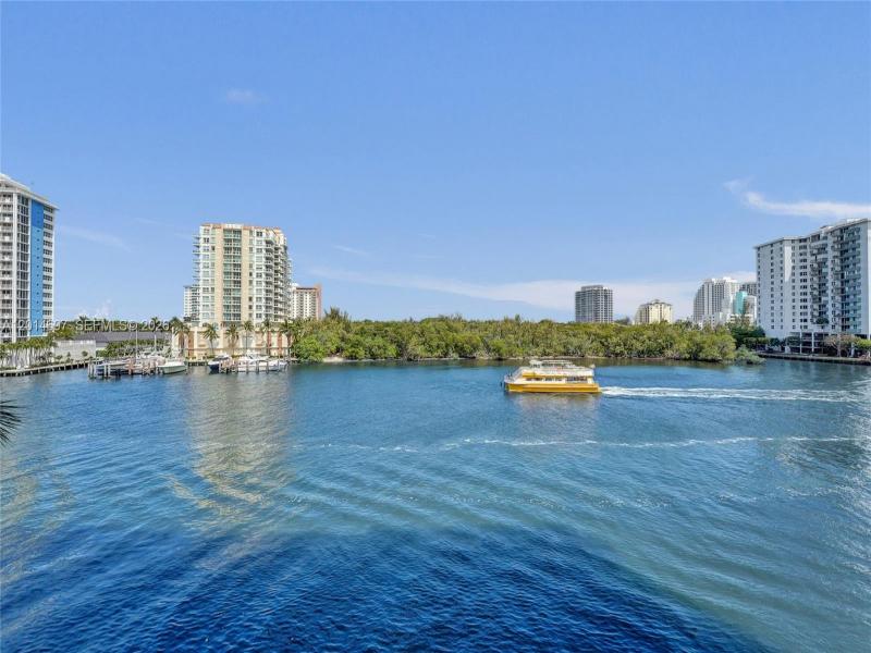 Condo for sale at The Corinthian 4F
