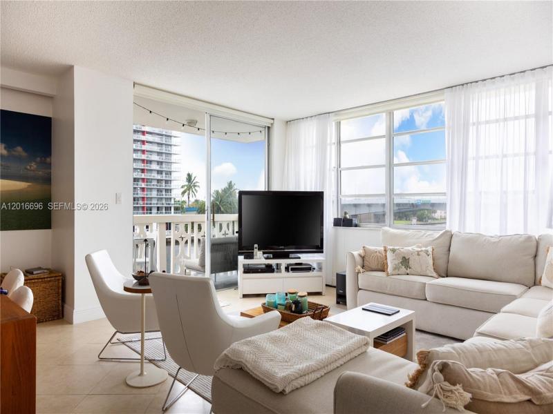 Condo for sale at Imperial Towers 320