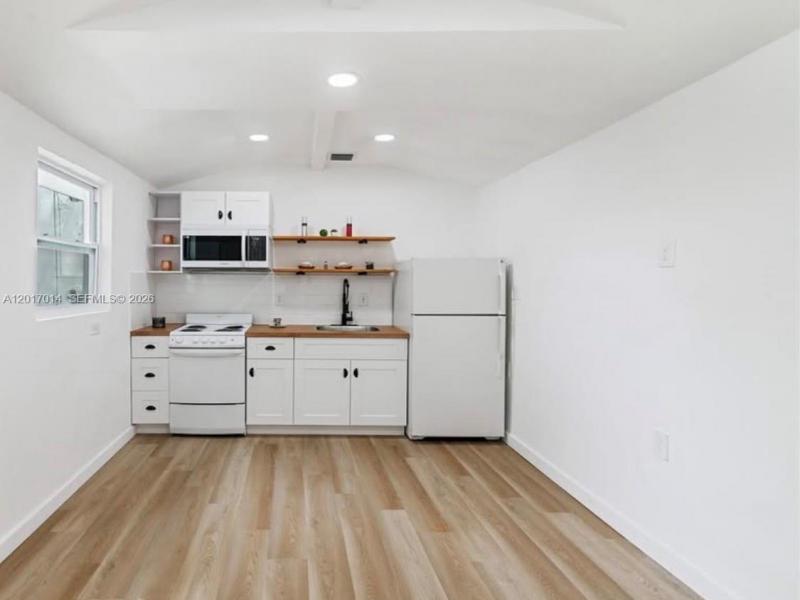 Property photo # 4