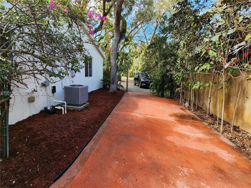 Property photo # 4