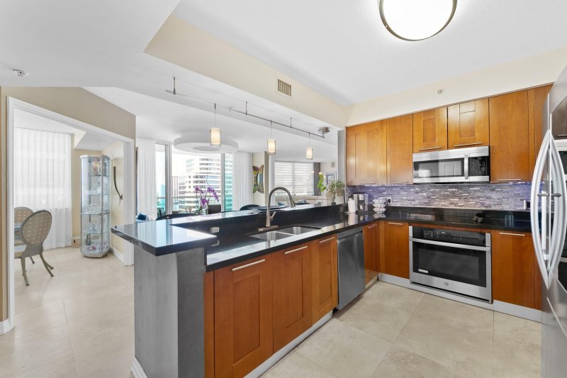 Condo for sale at 350 Las Olas Place 1870