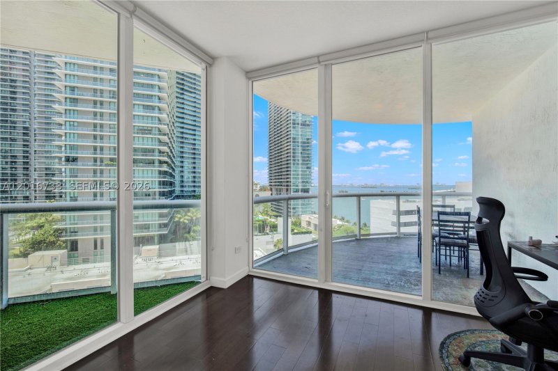 Comprar apartamento en Platinum Condo 1102