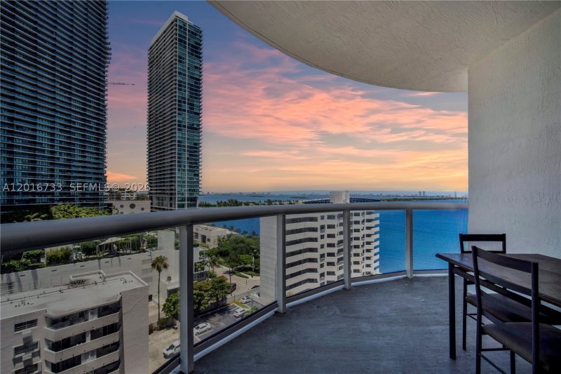 Platinum Condo Apt #1102