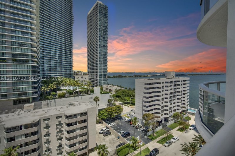 Comprar apartamento en Platinum Condo 1102