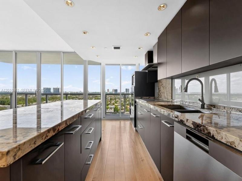 Comprar apartamento en Harbor Tower at Waterways 1801