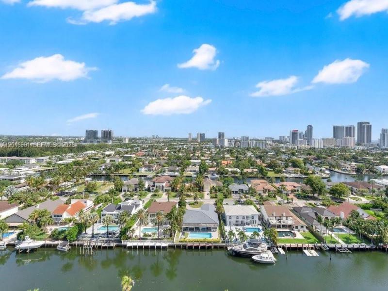Comprar apartamento en Harbor Tower at Waterways 1801