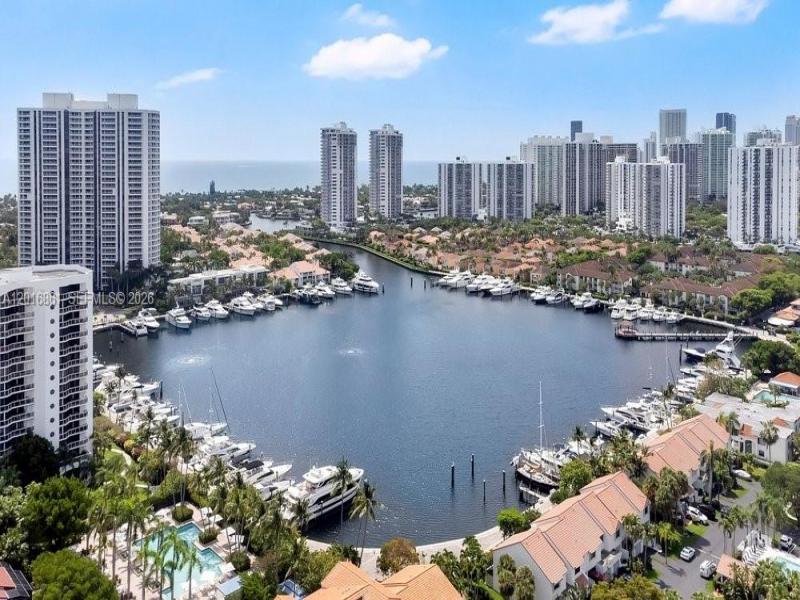 Comprar apartamento en Harbor Tower at Waterways 1801