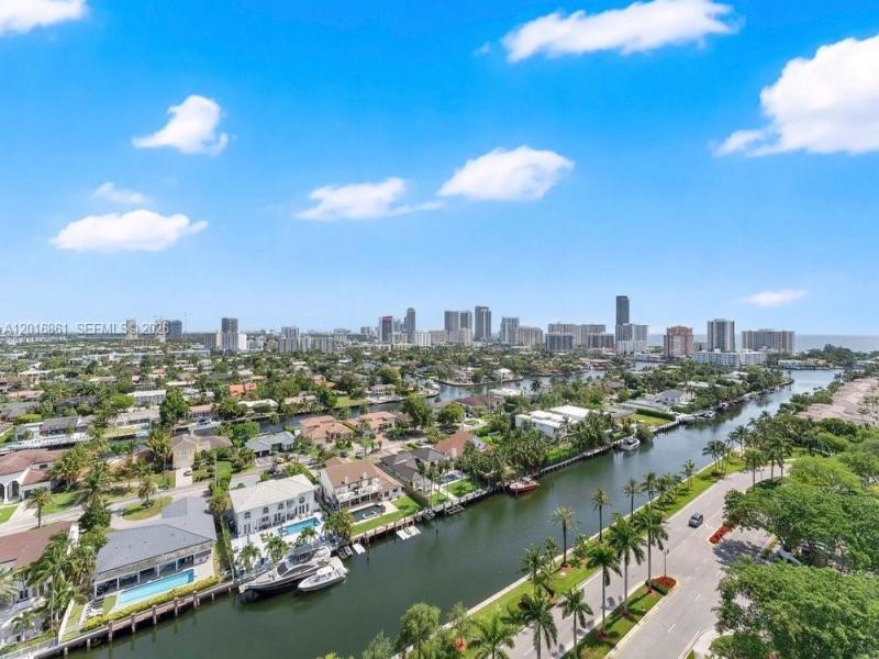 Comprar apartamento en Harbor Tower at Waterways 1801